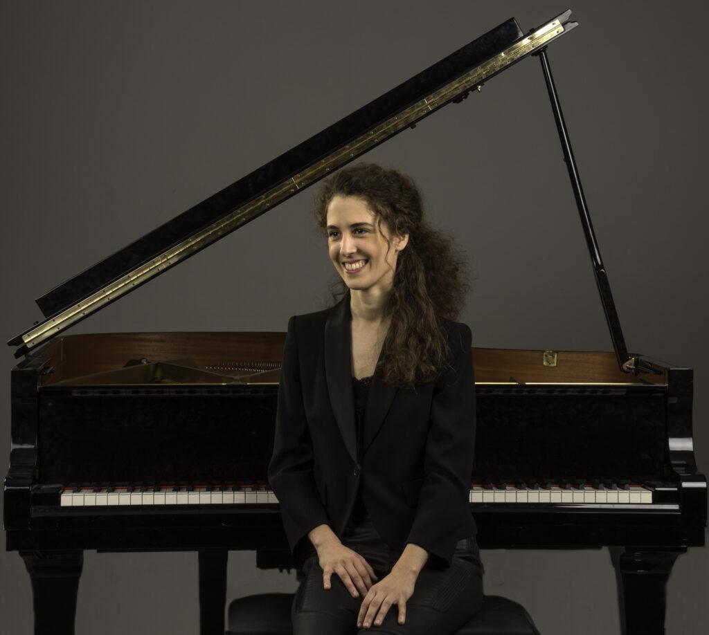 lutxi piano photo 2